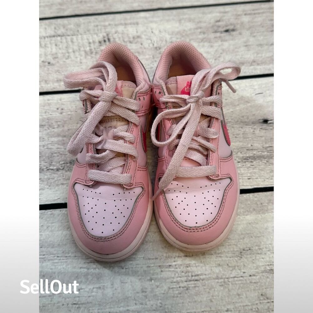 Nike Dunk Low Triple Pink Youth Sneakers Sz 12 Kids Casual Shoes Trendy - Picture 2 of 7
